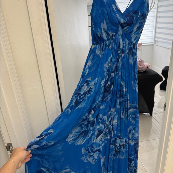 Halston Mindy Floral Chiffon Gown - Picture 2 of 7